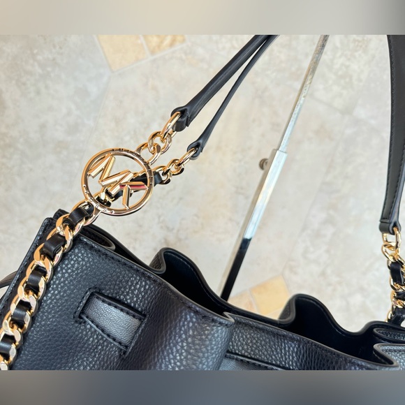 Michael Kors Mina Large Chain Shoulder Pebbled Leather Bag Black/Gold - Picture 15 of 15